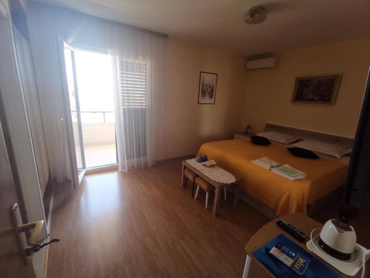 Guest House Jelsa イェルサ エクステリア 写真