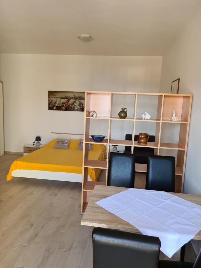 Guest House Jelsa イェルサ エクステリア 写真