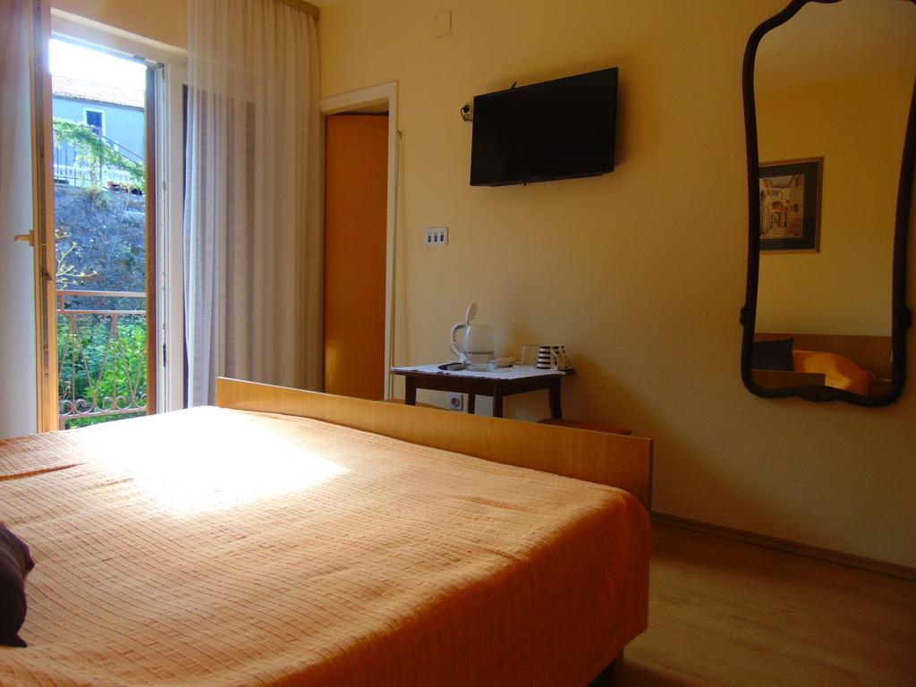Guest House Jelsa イェルサ エクステリア 写真